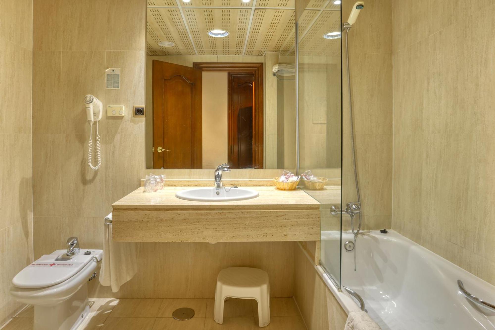 Hotel Villa De Almazán Екстериор снимка