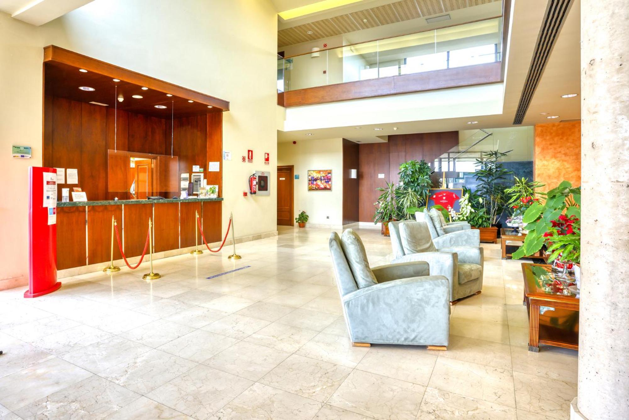 Hotel Villa De Almazán Екстериор снимка
