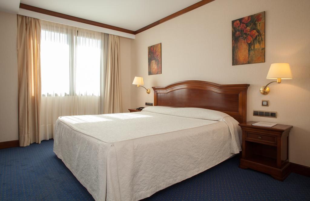 Hotel Villa De Almazán Екстериор снимка