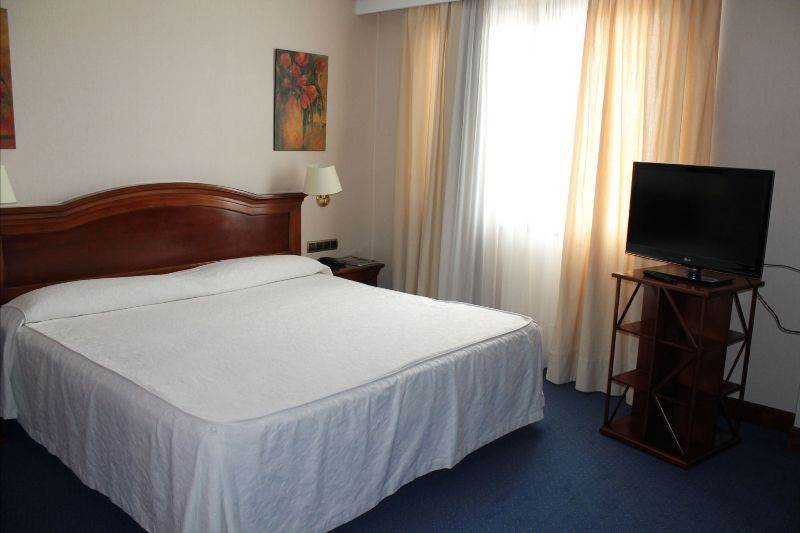 Hotel Villa De Almazán Екстериор снимка