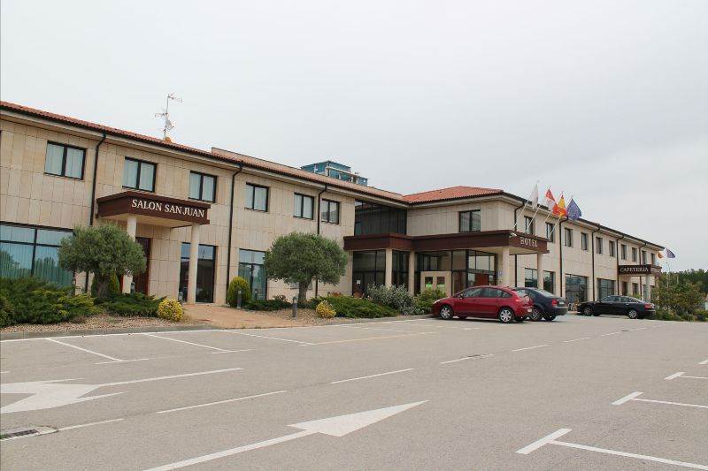 Hotel Villa De Almazán Екстериор снимка